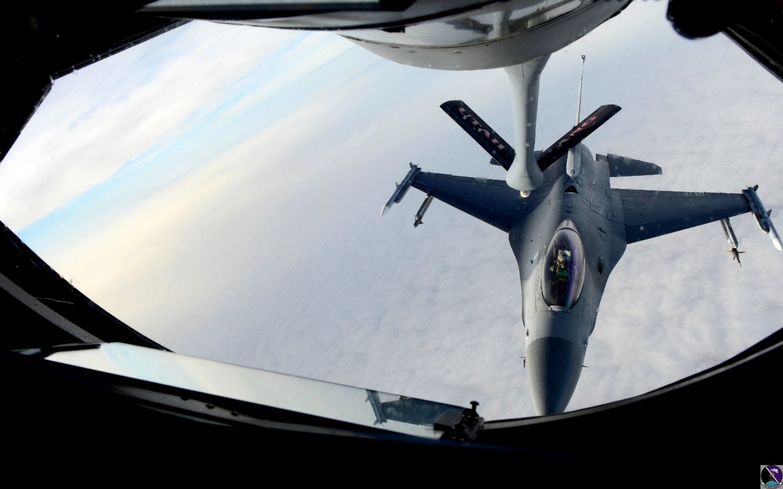 F-16 pilots, KC-135 crews team for mid-air refueling training