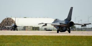F-16 Fighting Falcon taxi down the flightline