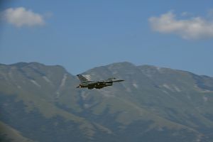 U.S Air Force F-16 Fighting Falcon Flies